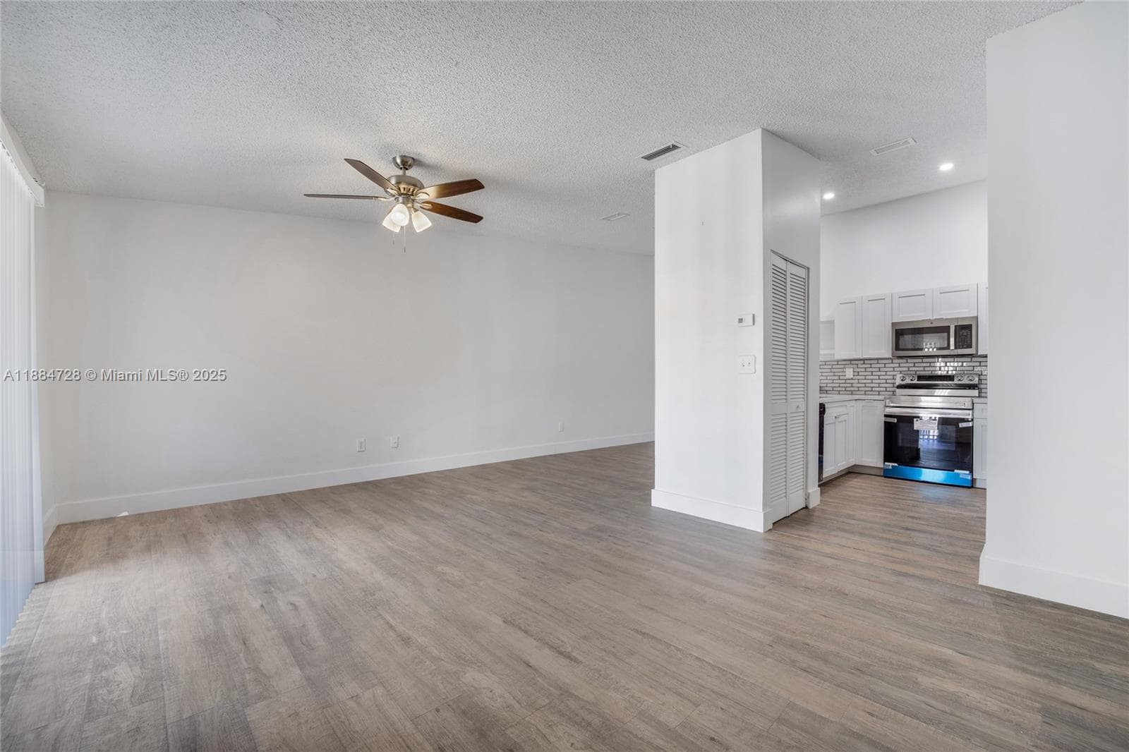 MOORS POINTE CONDO · #6-18 in Hialeah - Photo 5