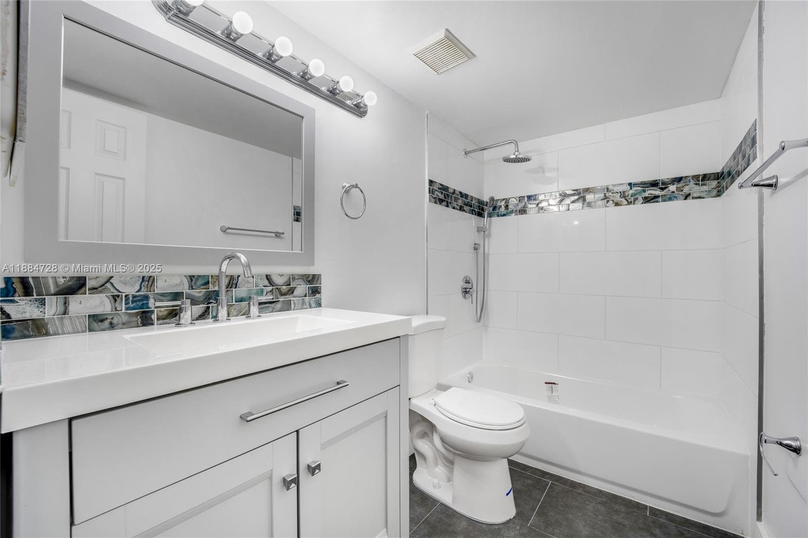MOORS POINTE CONDO · #6-18 in Hialeah - Photo 9