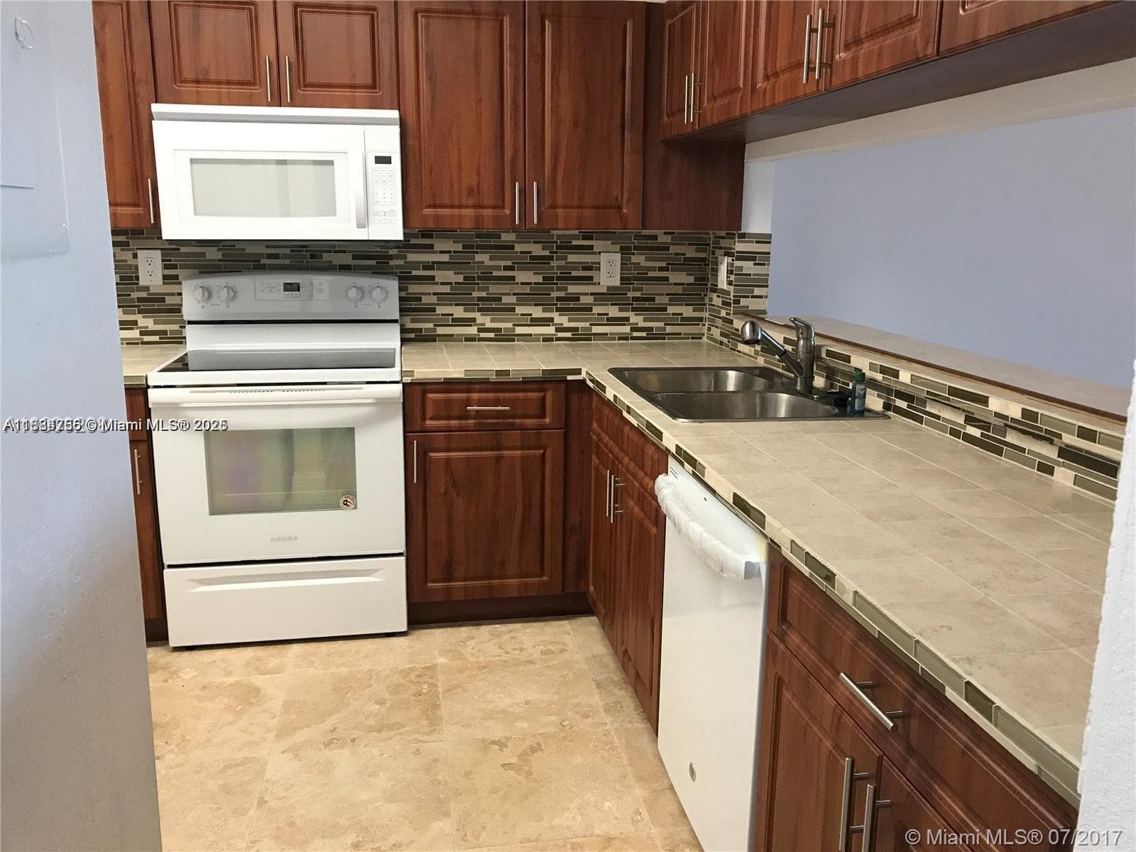 INDIAN LAKE VILLAGE · #205 in Miami - Photo 5