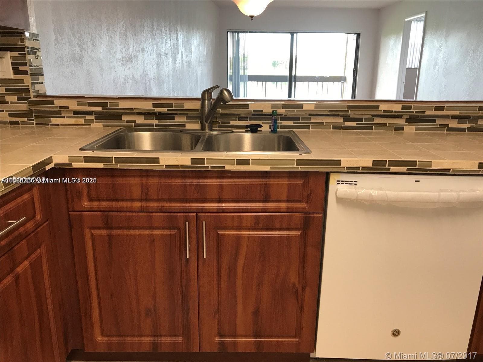 INDIAN LAKE VILLAGE · #205 in Miami - Photo 4