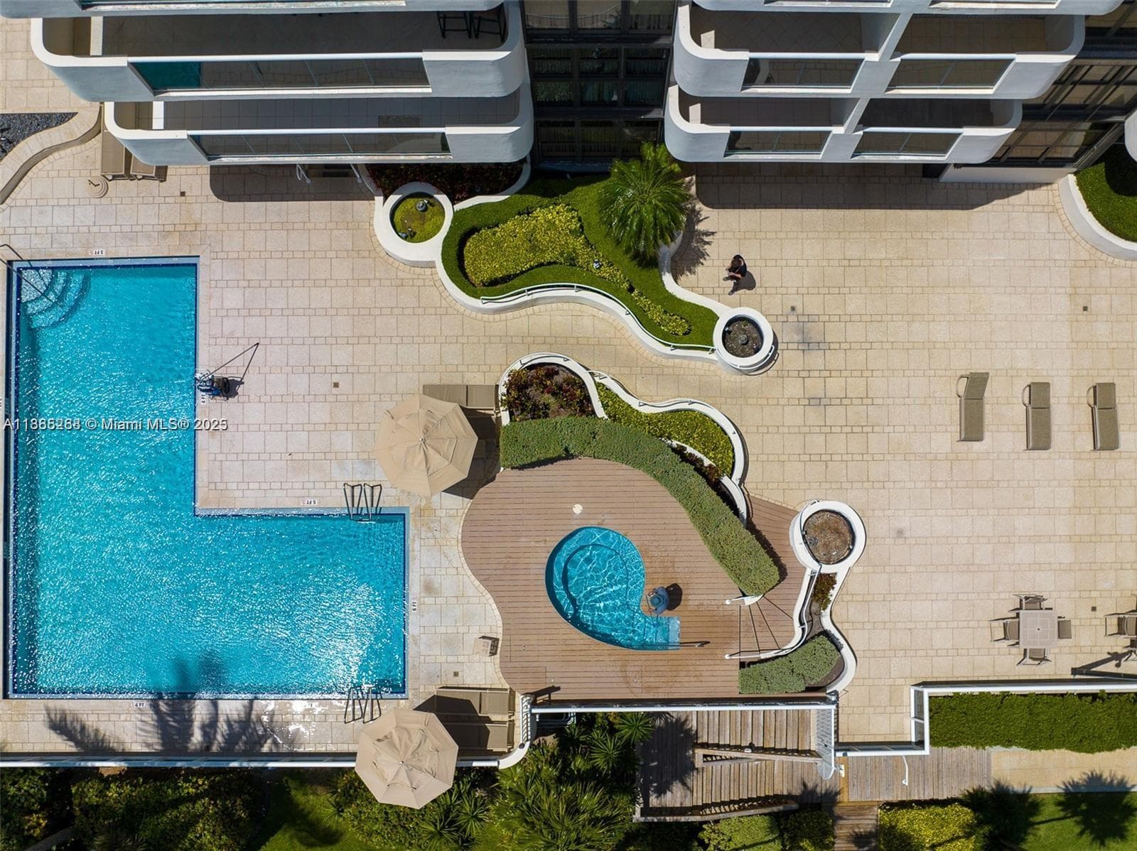 LEXCELLENCE CONDO · #2101 in Miami Beach - Photo 8