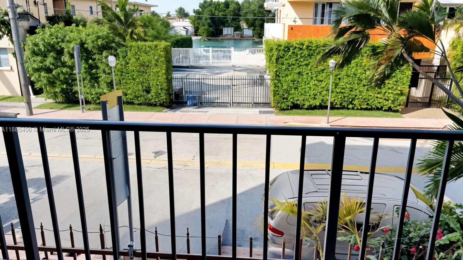 Dickens Garden · #203 in Miami Beach - Photo 18