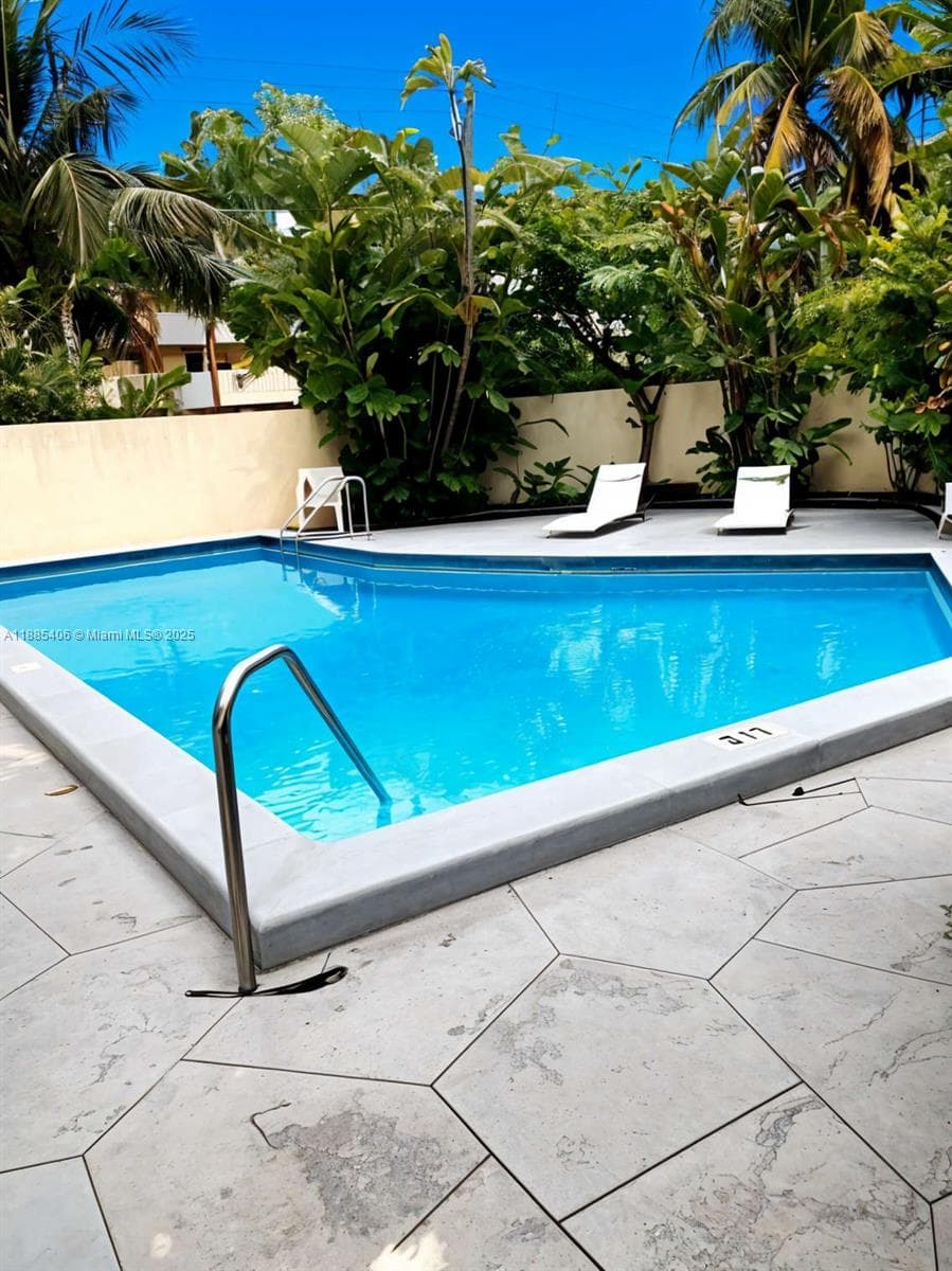 Dickens Garden · #203 in Miami Beach - Photo 21