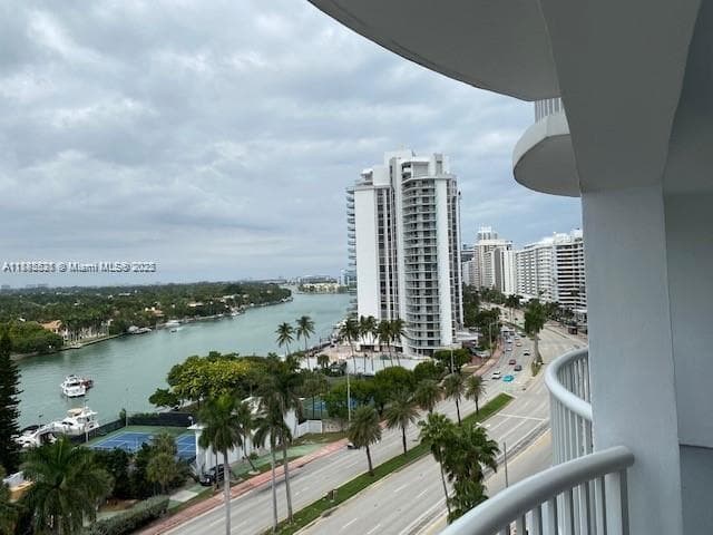 THE CARRIAGE HOUSE CONDO · #1129 in Miami Beach - Photo 3