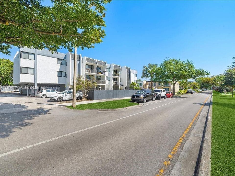 REM FOSTER & SANCHEZ TRAC · #307 in North Miami - Photo 28