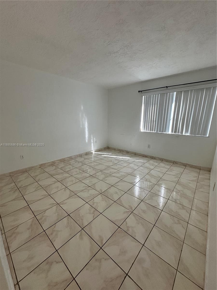EL LAGO CONDO · #W219 in Miami - Photo 6