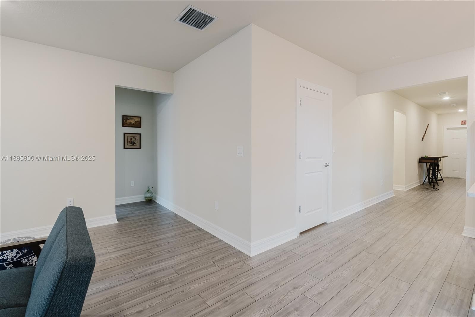 3001 Hibiscus Ave photo 26