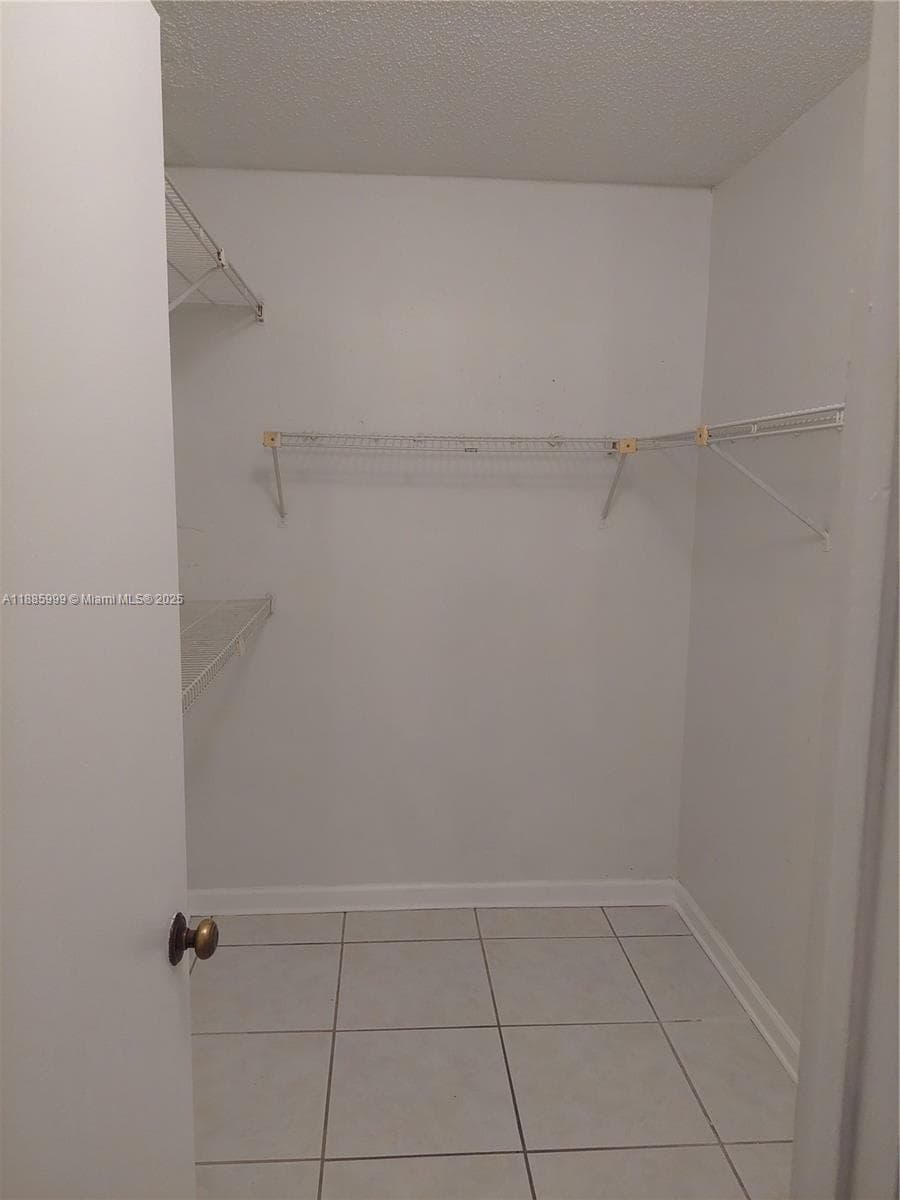 MASTER WALK IN CLOSET