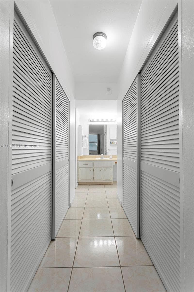 Carriage Club South · #5E in Miami Beach - Photo 11