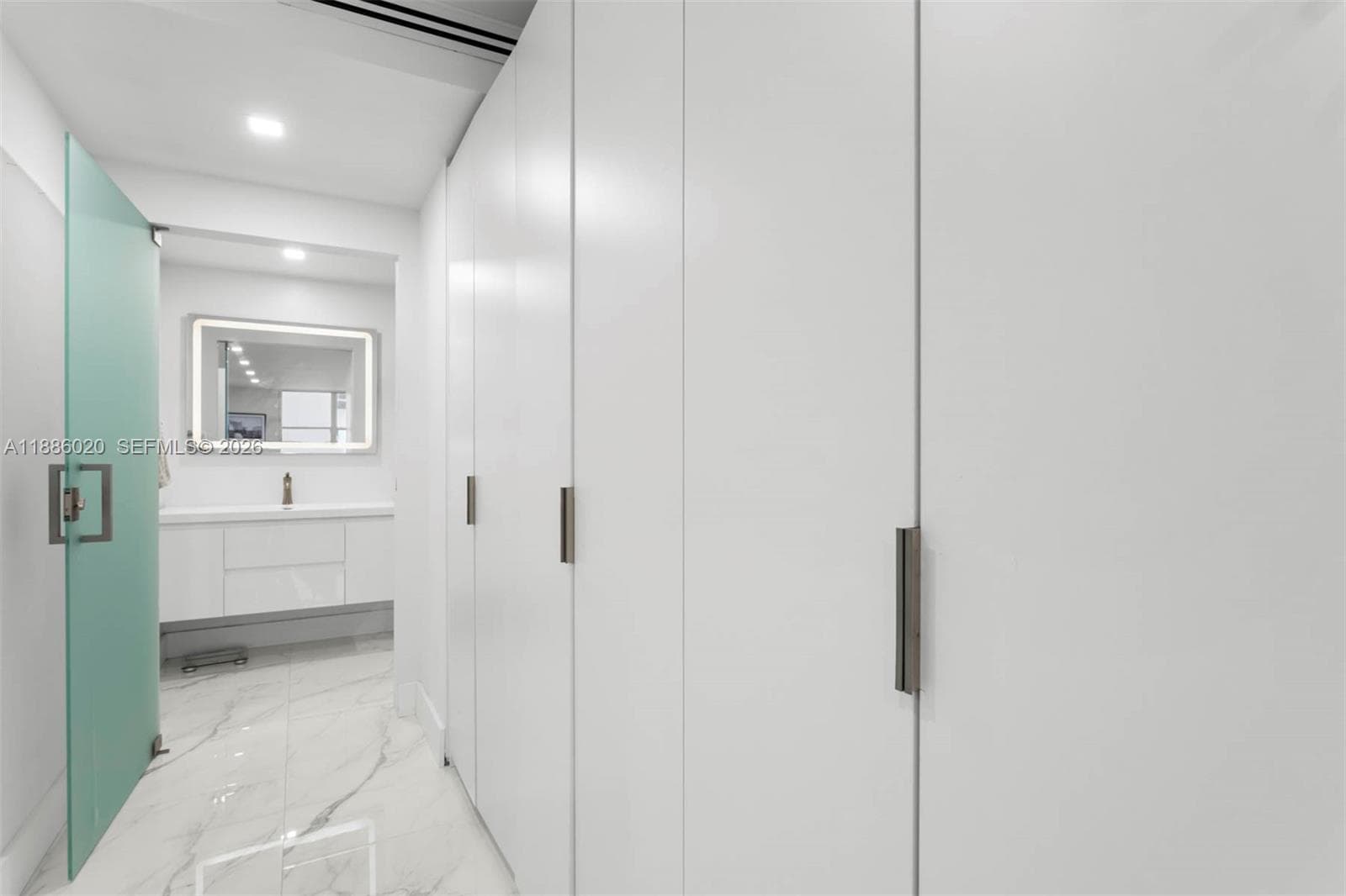 Carriage Club South · #8C in Miami Beach - Photo 22