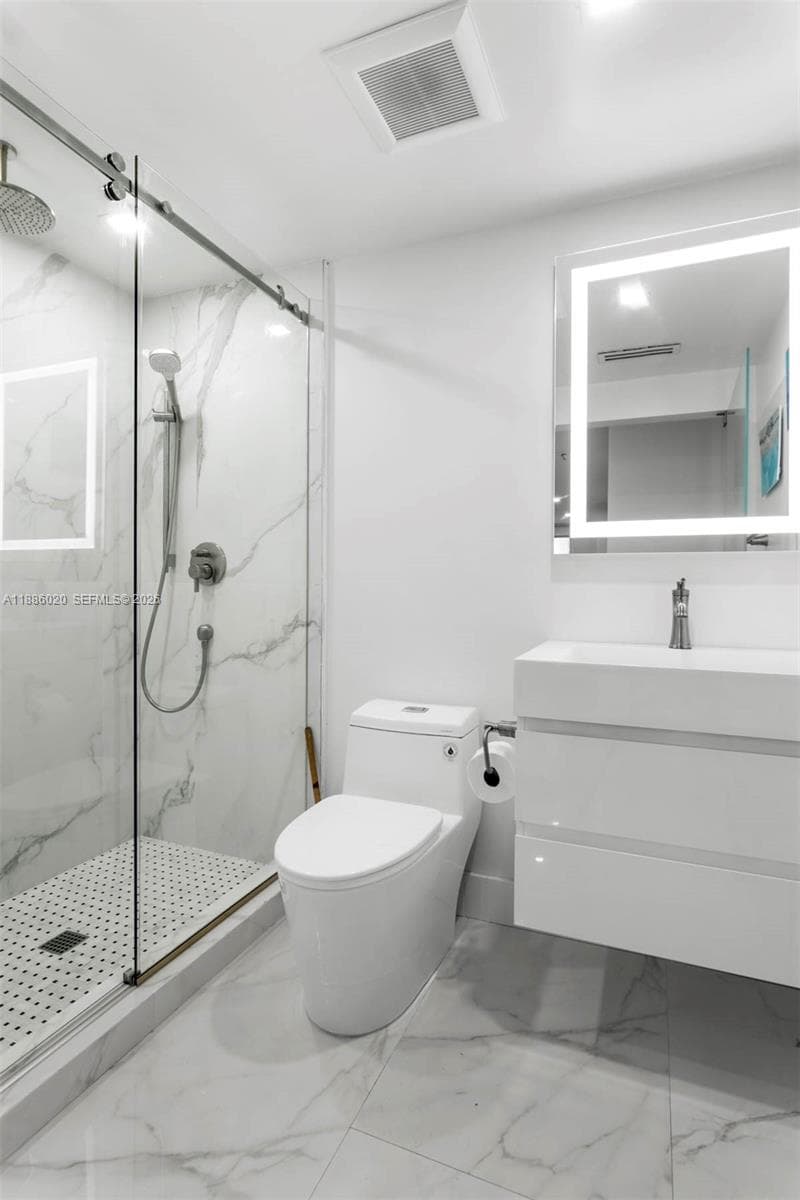 Carriage Club South · #8C in Miami Beach - Photo 18