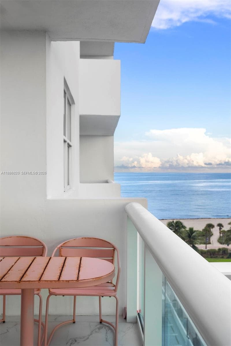 Carriage Club South · #8C in Miami Beach - Photo 4