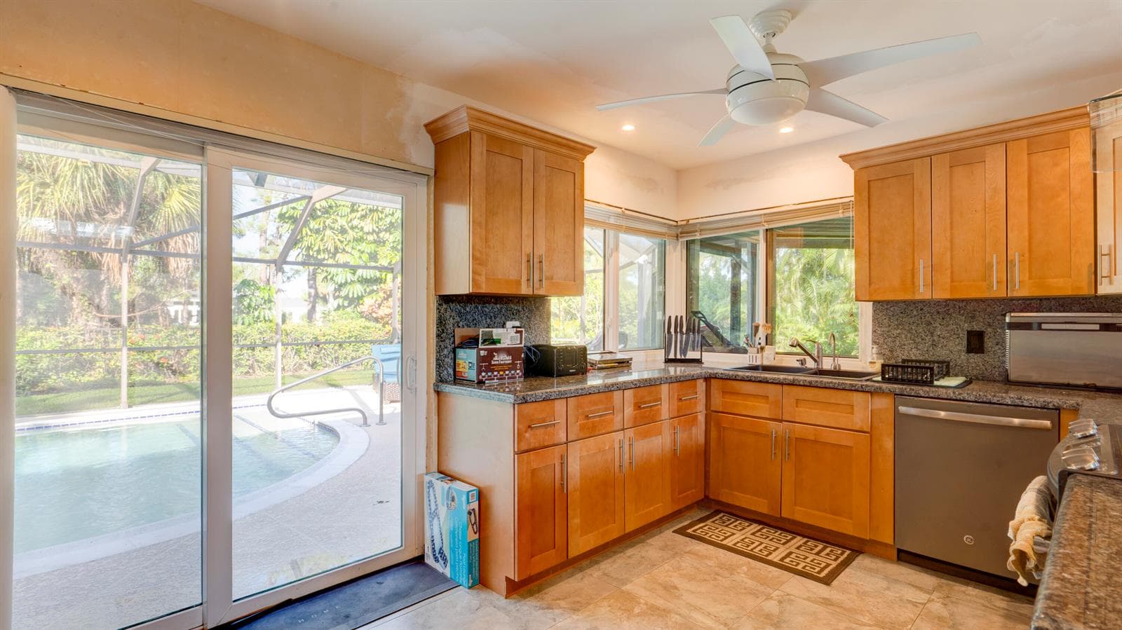 634 Lakewoode Cir w Delray Beach 33445-8
