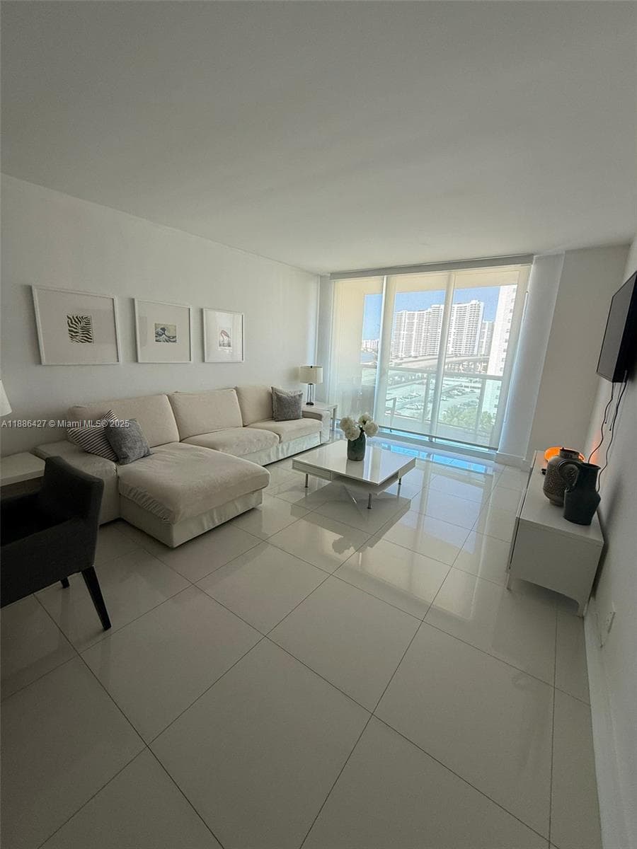Ocean Reserve · #904 in Sunny Isles Beach - Photo 9