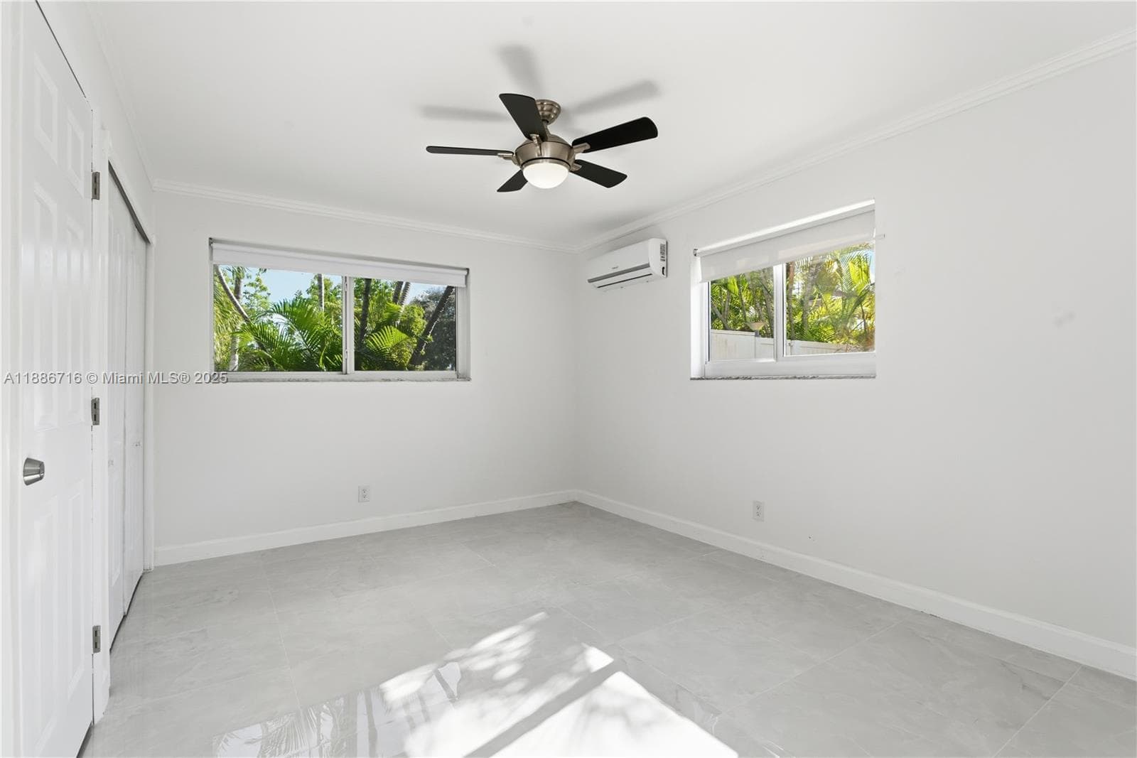 1400 E Hawthorne Cir photo 9