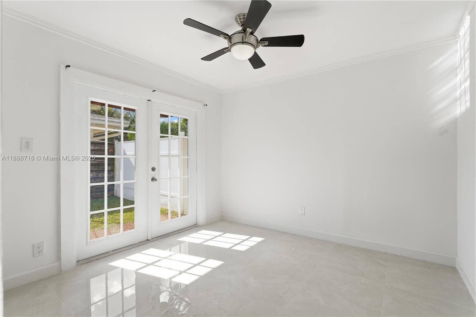 1400 E Hawthorne Cir photo 8