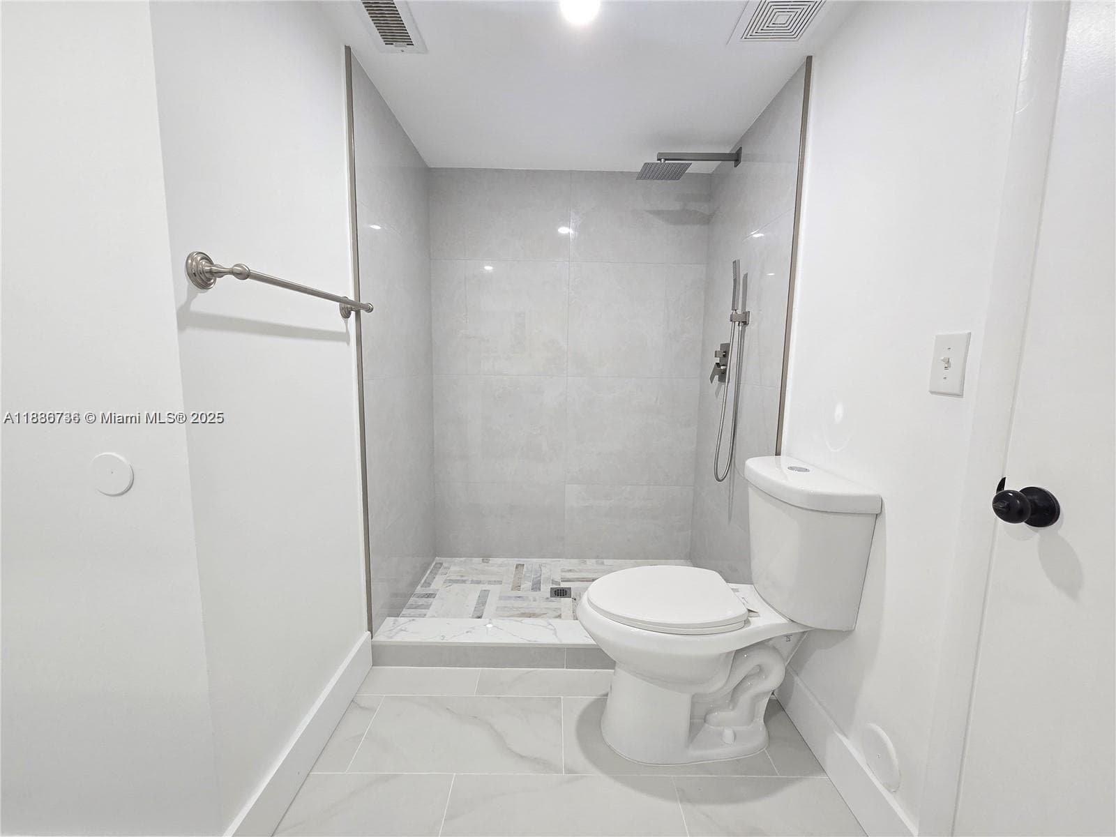 LAKEVIEW CLUB CONDO · #108 in Oakland Park - Photo 12