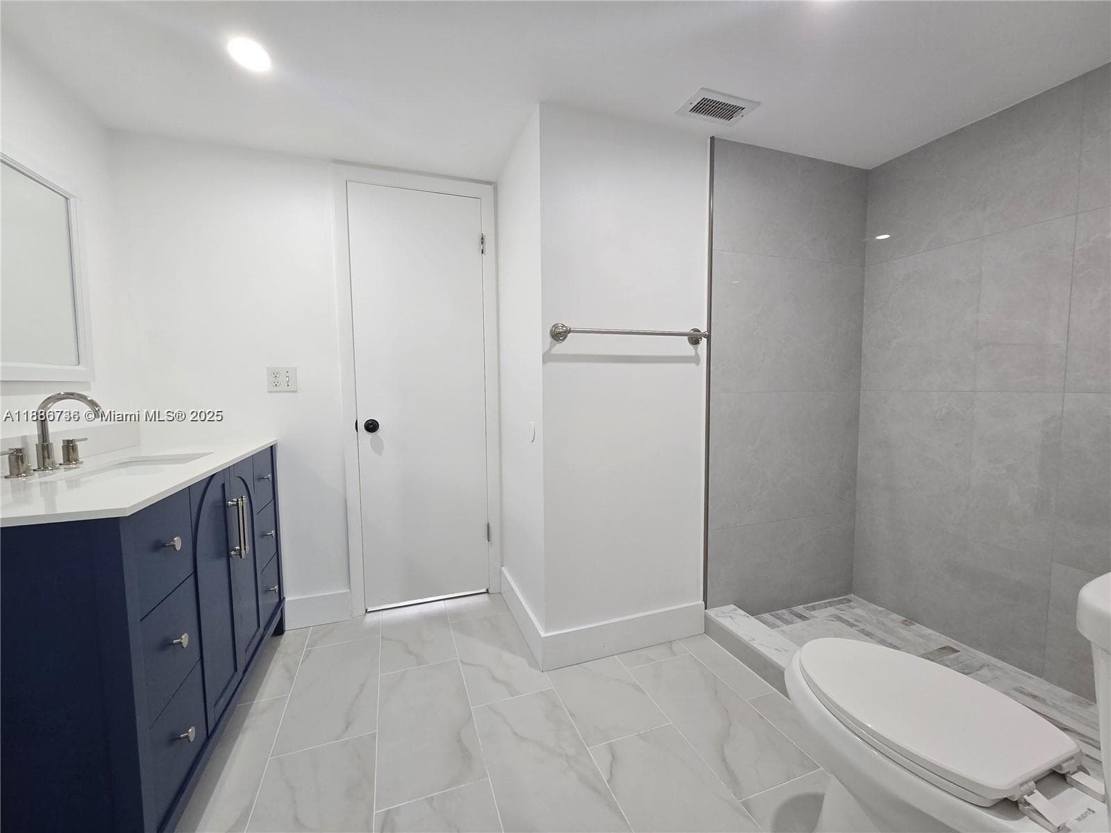 LAKEVIEW CLUB CONDO · #108 in Oakland Park - Photo 10