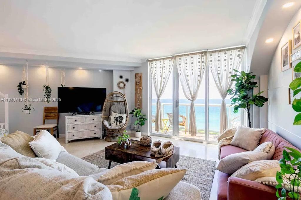 TIDES ON HOLLYWOOD BEACH · #14L in Hollywood - Photo 1