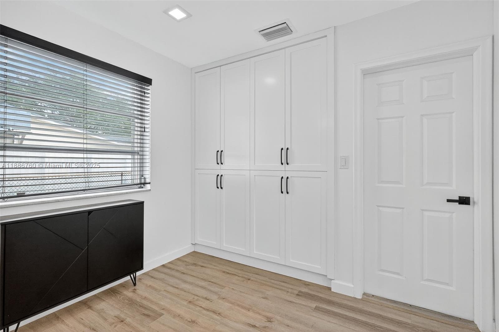 Pantry & Laundry