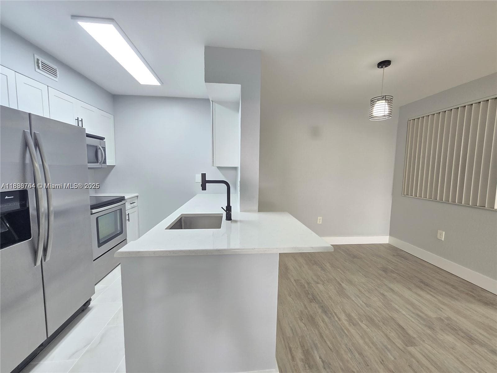 LAKEVIEW CLUB CONDO · #108 in Oakland Park - Photo 2
