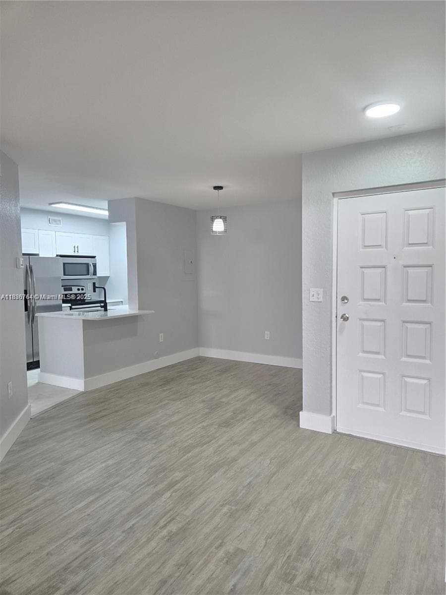 LAKEVIEW CLUB CONDO · #108 in Oakland Park - Photo 9