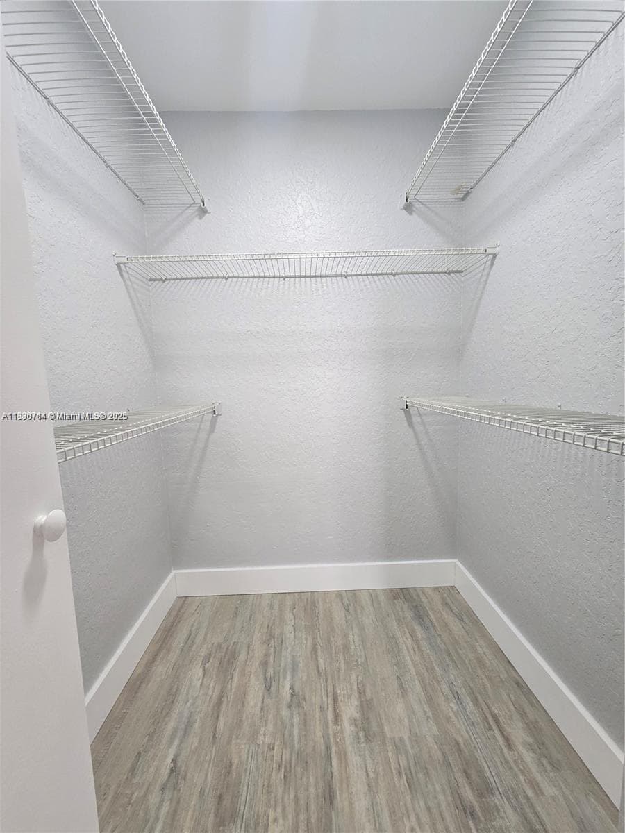 LAKEVIEW CLUB CONDO · #108 in Oakland Park - Photo 15