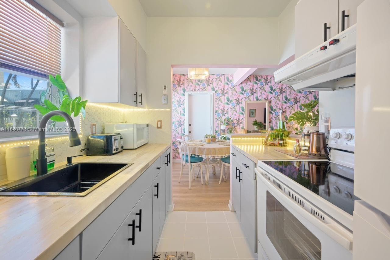 WINDWOOD SEAS · #104B in Hollywood - Photo 8