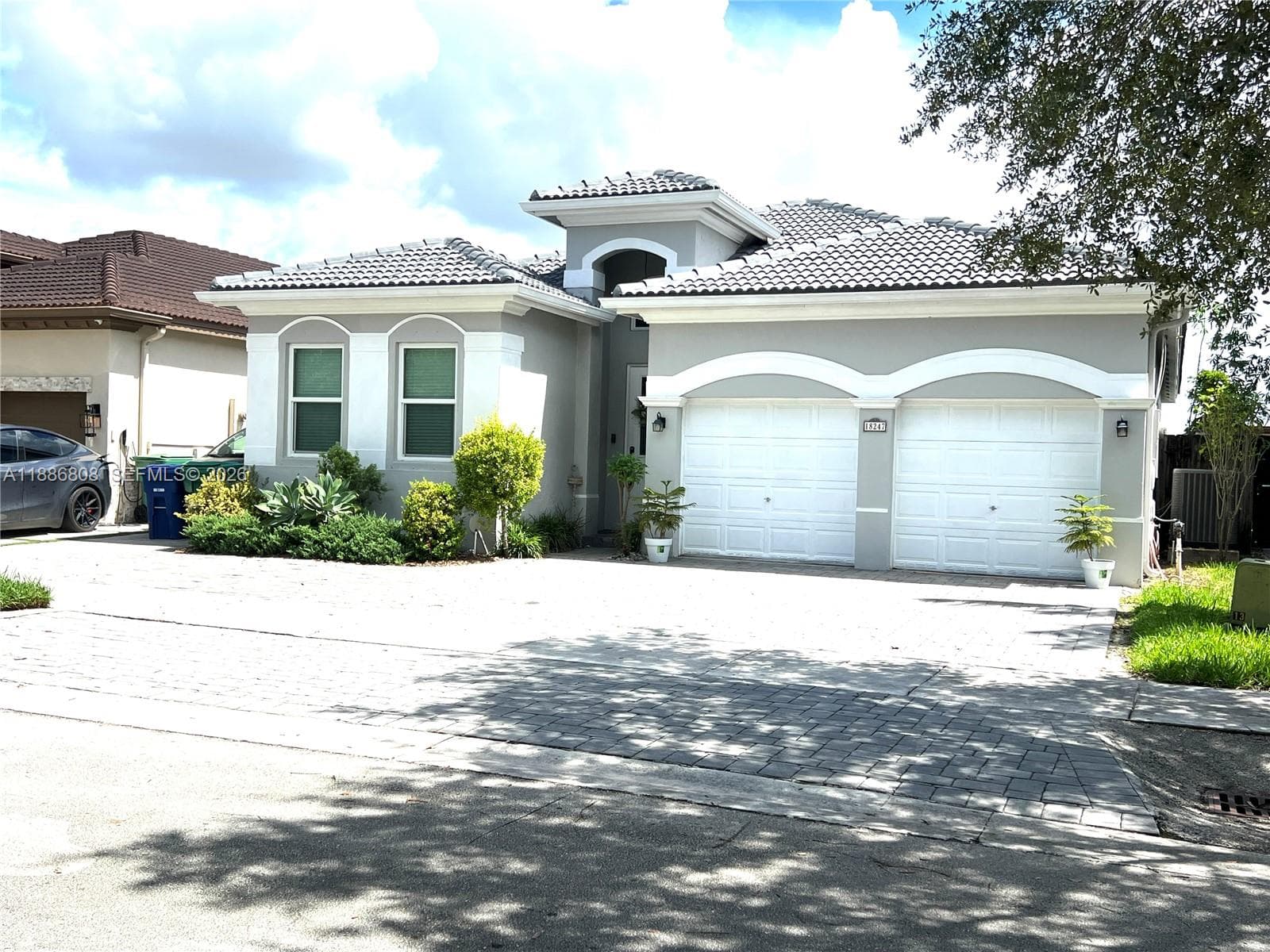 18247 NW 88th Pl photo 2
