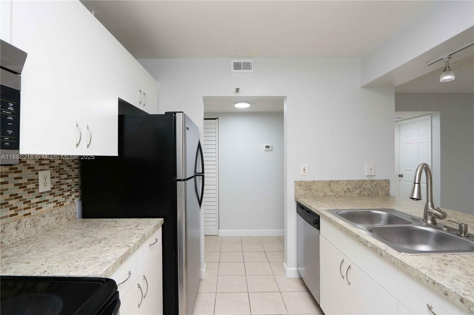 MADISON DOWNTOWN CONDO · #W-305 in Miami - Photo 13