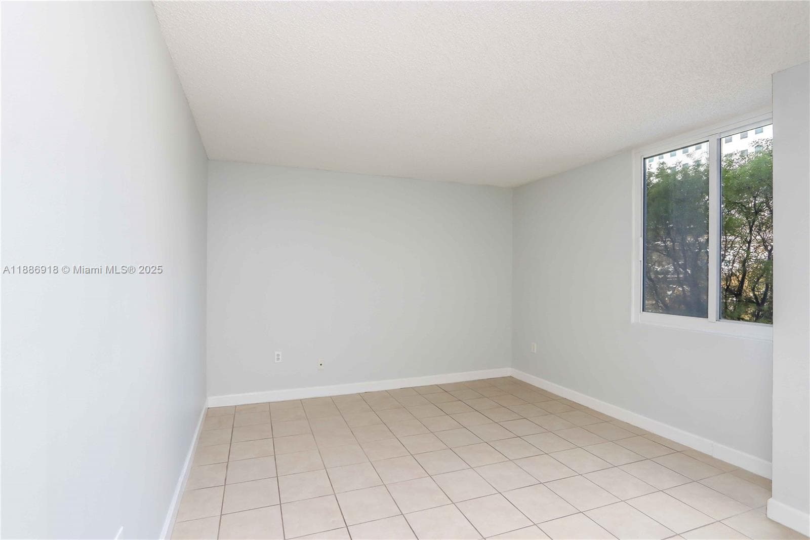MADISON DOWNTOWN CONDO · #W-305 in Miami - Photo 16