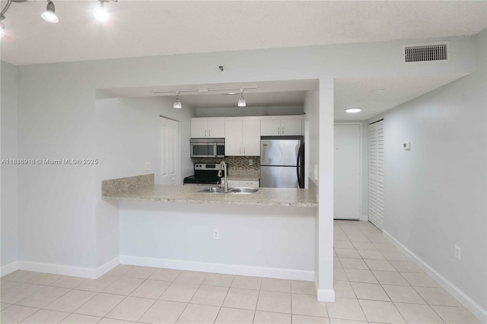 MADISON DOWNTOWN CONDO · #W-305 in Miami - Photo 10