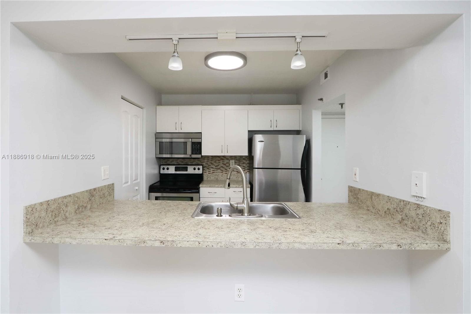 MADISON DOWNTOWN CONDO · #W-305 in Miami - Photo 11