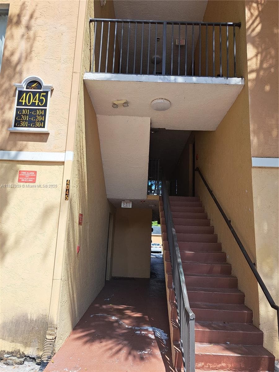 WINDWARD LAKES CONDO · #G101 in Pompano Beach - Photo 2