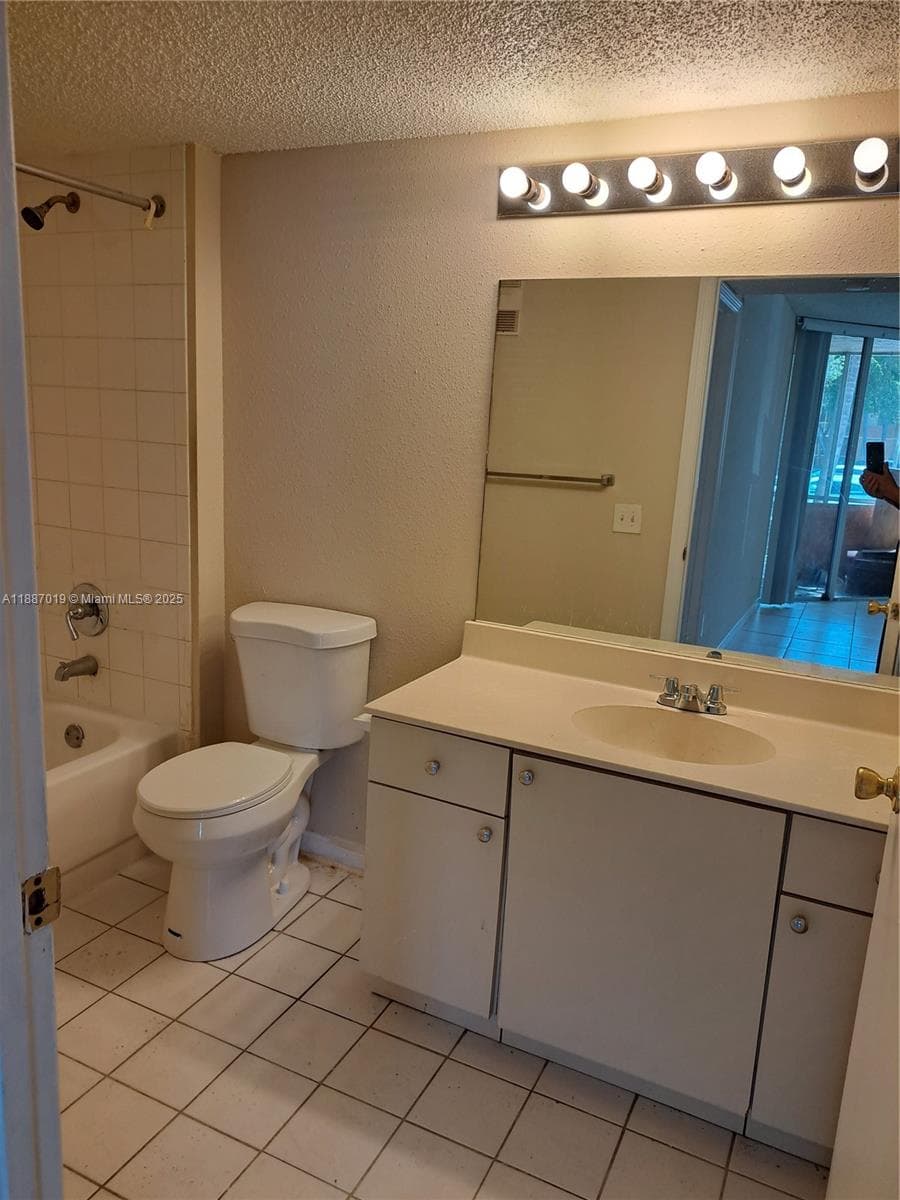 WINDWARD LAKES CONDO · #G101 in Pompano Beach - Photo 16