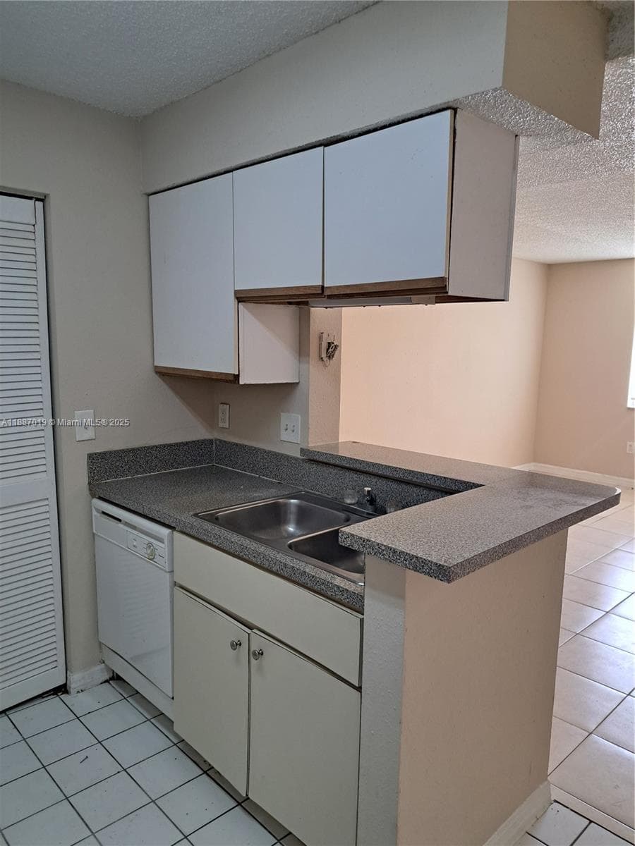 WINDWARD LAKES CONDO · #G101 in Pompano Beach - Photo 10