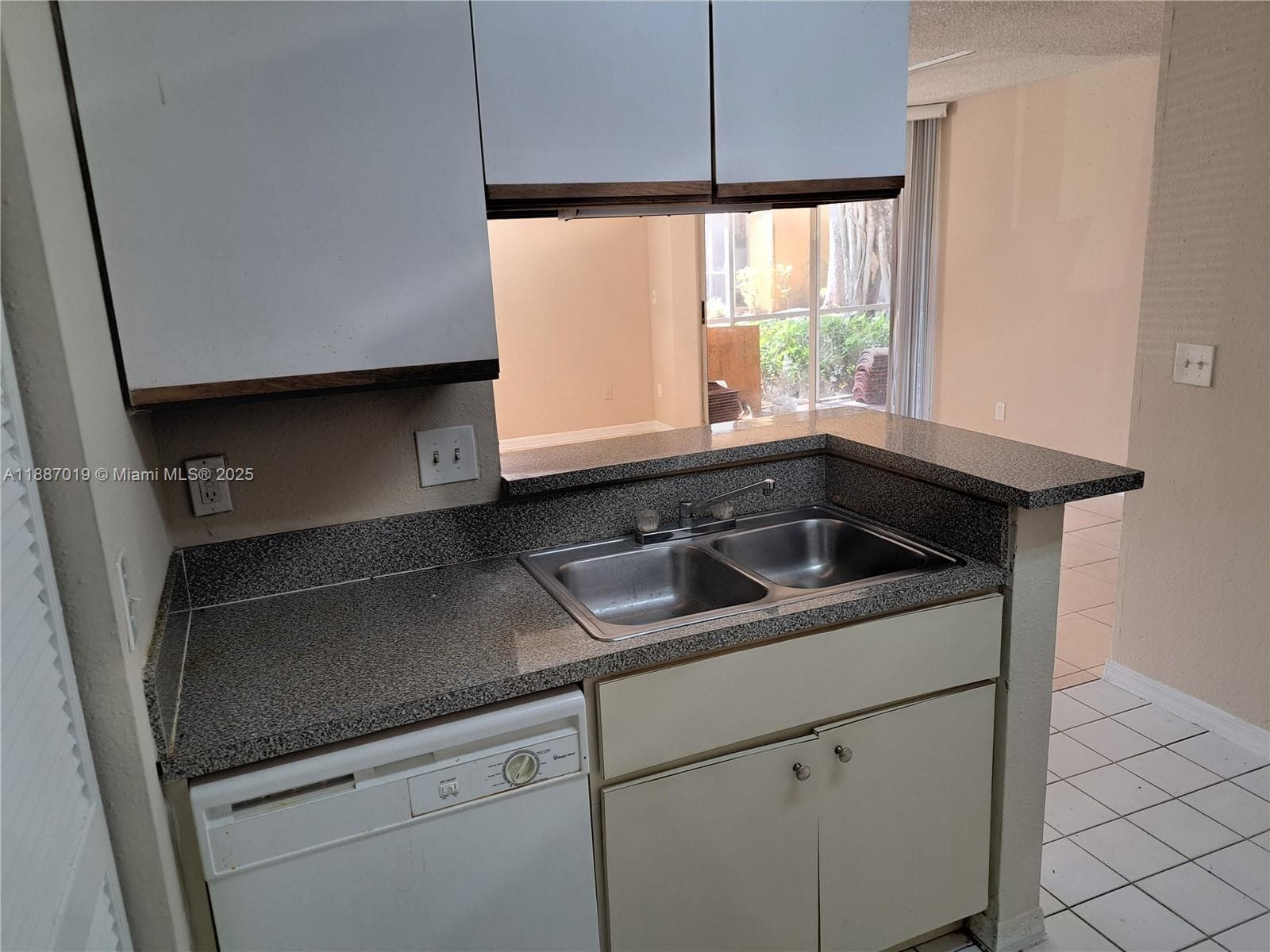WINDWARD LAKES CONDO · #G101 in Pompano Beach - Photo 11