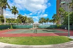 Palm Bay Condominium · #1E in Miami - Photo 2