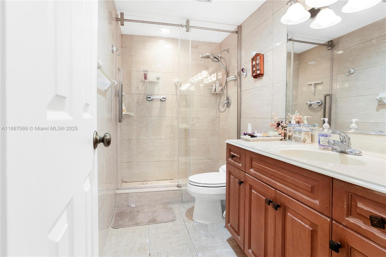 Hillcrest · #419C in Hollywood - Photo 17