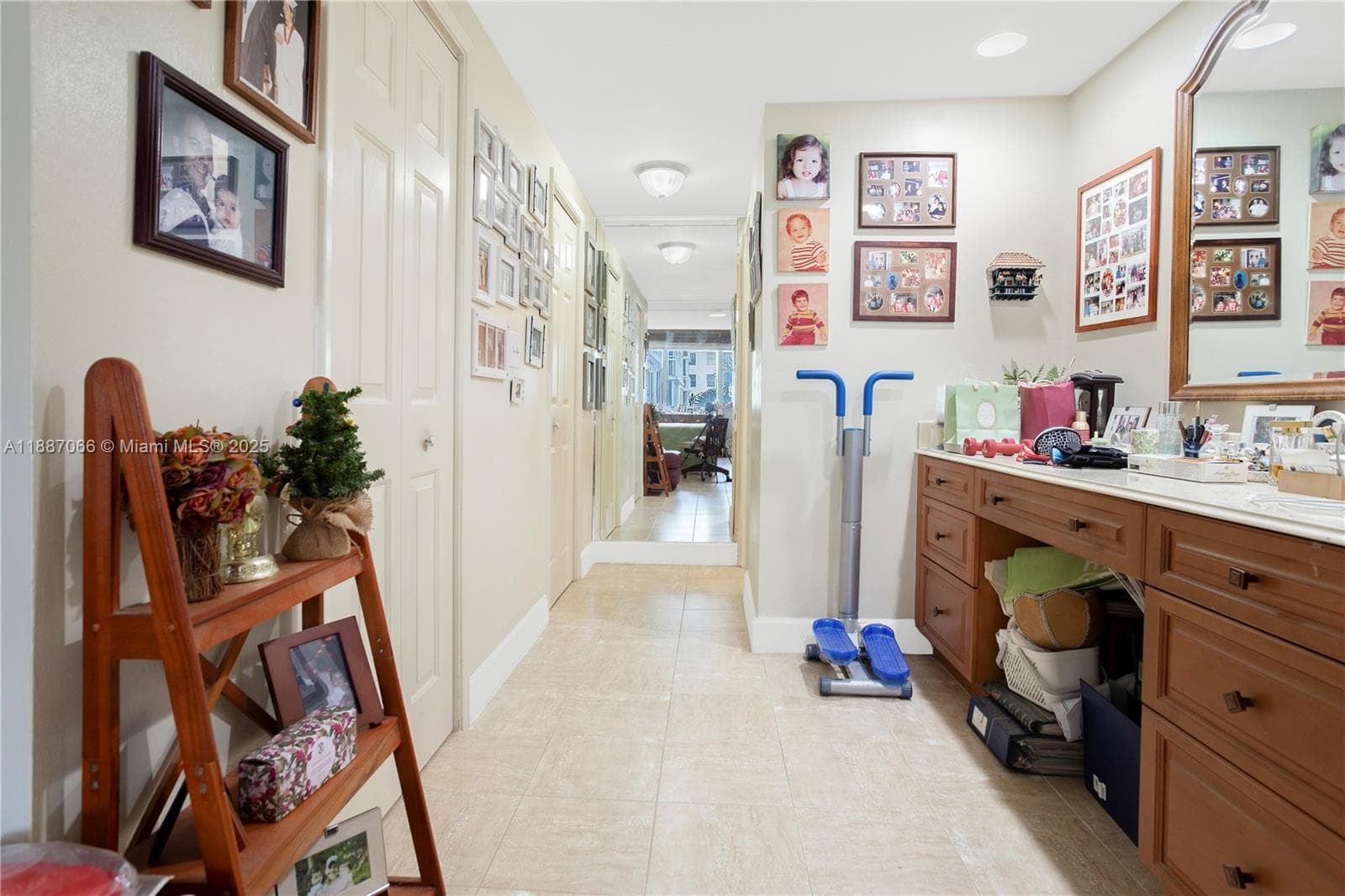 Hillcrest · #419C in Hollywood - Photo 16