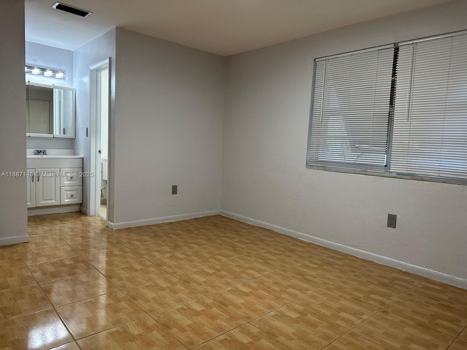 KINGSTON SQUARE CONDO · #S4 in Miami - Photo 12
