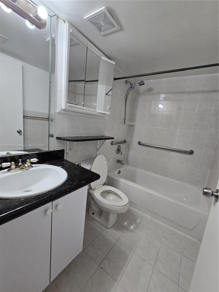 FLAMINGO COURT CONDO · #2-407 in Miami - Photo 12
