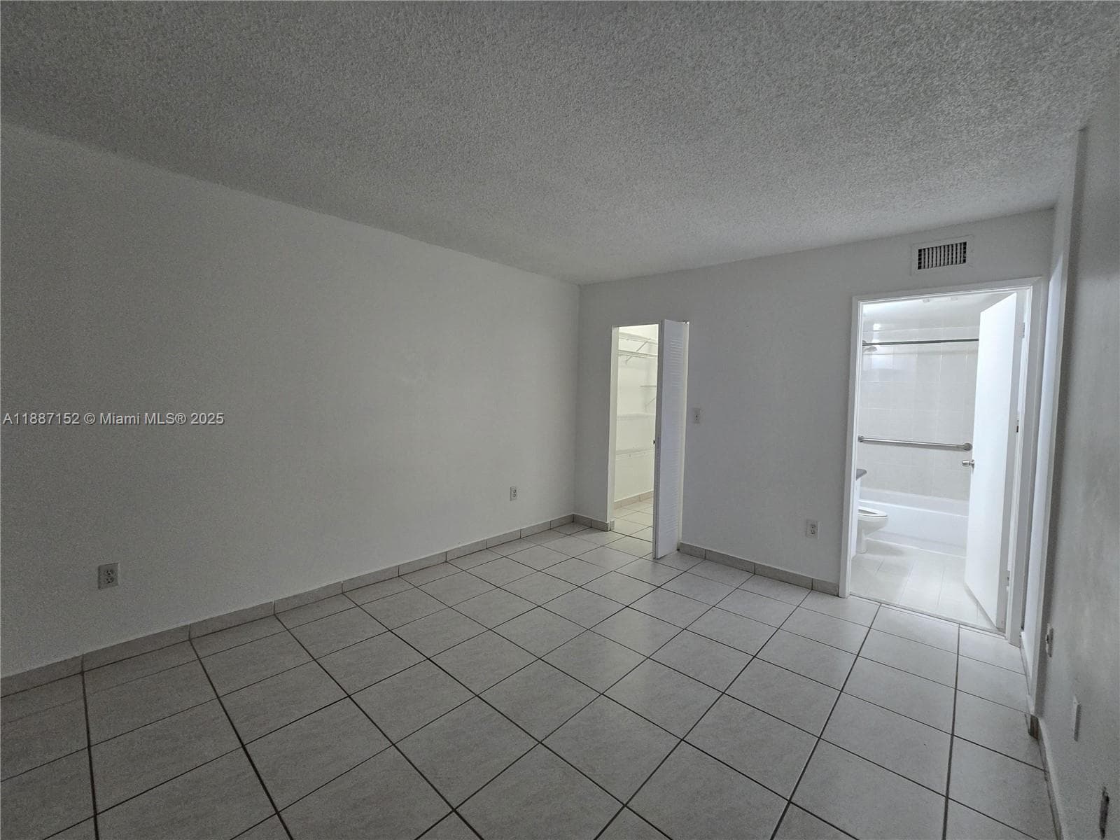 FLAMINGO COURT CONDO · #2-407 in Miami - Photo 3