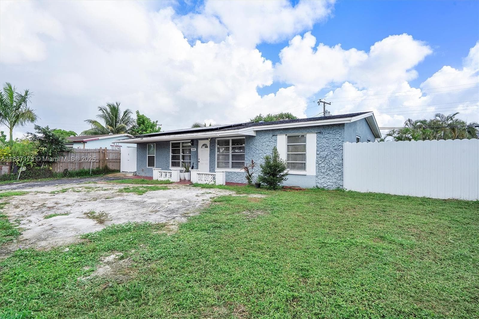 1840 NW 33rd Ter photo 2