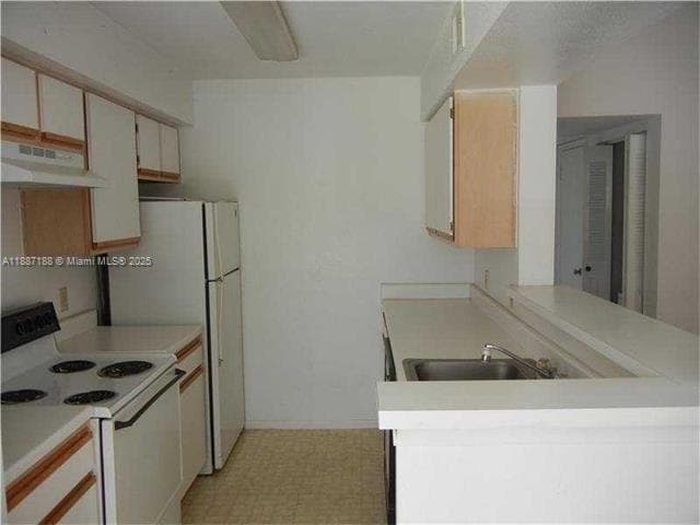 SAILBOAT POINTE CONDO · #1214 in Oakland Park - Photo 2