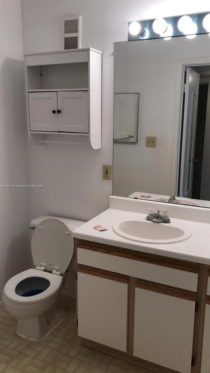 SAILBOAT POINTE CONDO · #1214 in Oakland Park - Photo 14