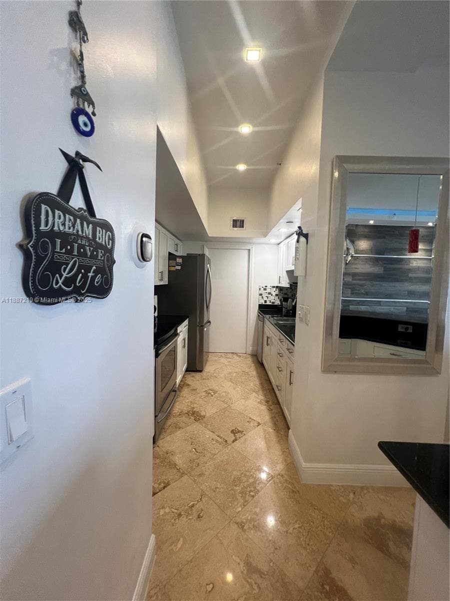 6917 Collins Ave #PH09 photo 14