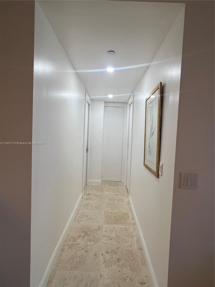 6917 Collins Ave #PH09 photo 19
