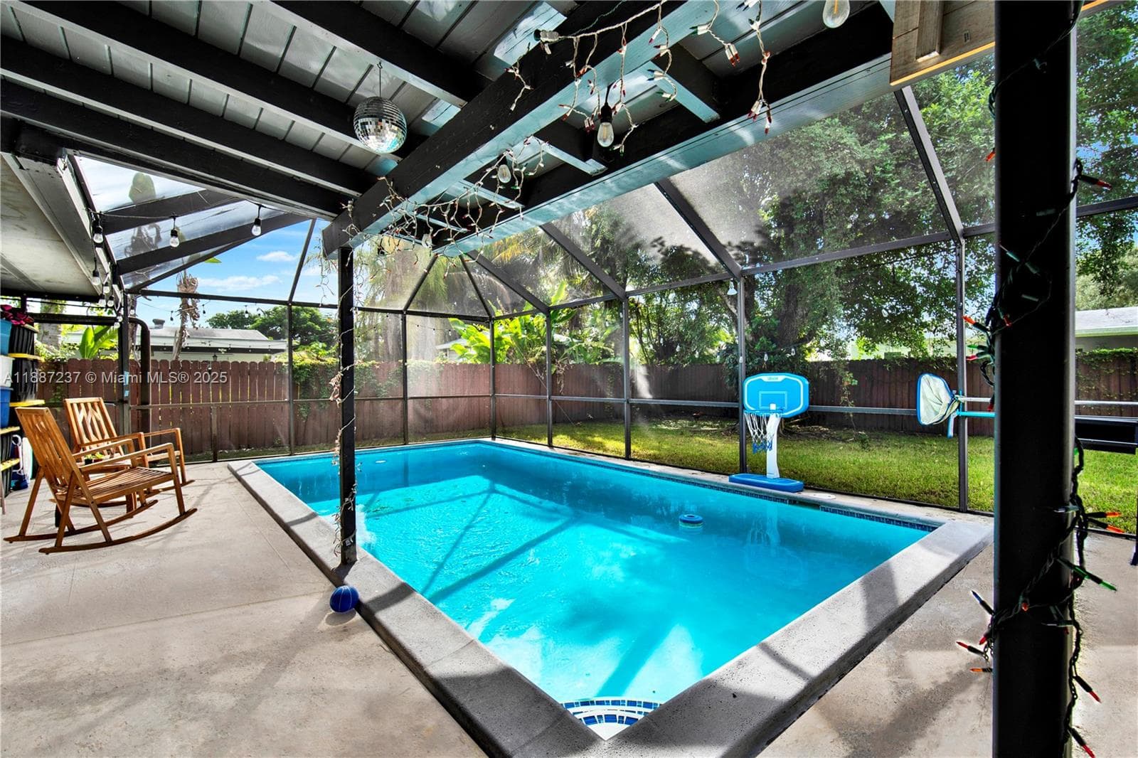 8780 SW 200th St photo 27