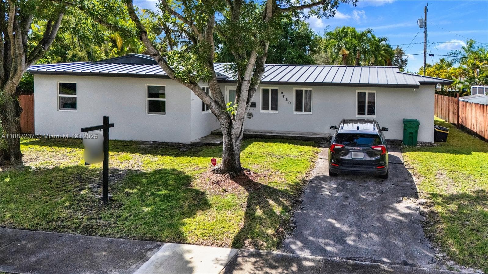 8780 SW 200th St photo 2